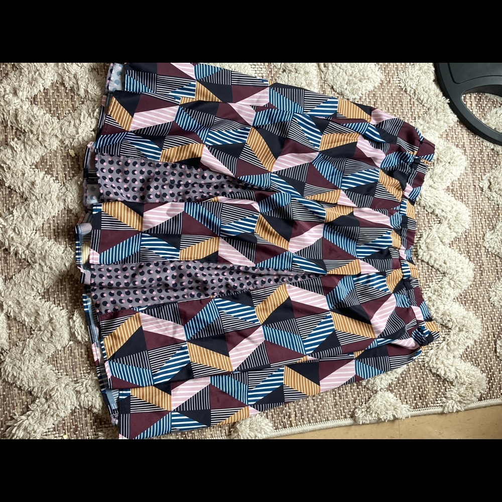 Shin length patterned skirt